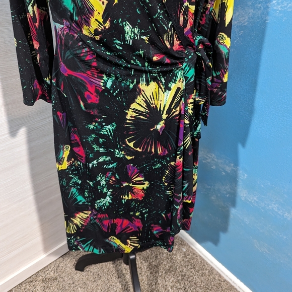 BCBG maxazria wrap dress - Picture 3 of 9